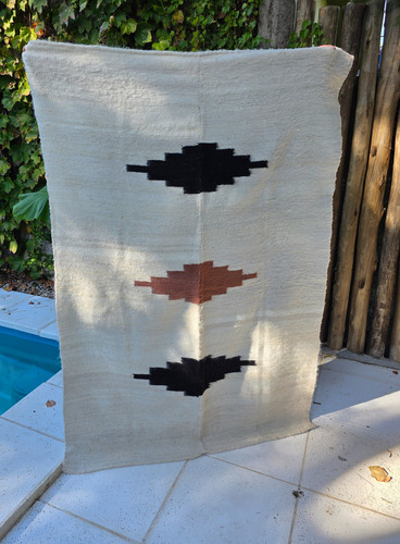 Puyo Norteño Lana De Llama- Alfombra - Pie De Cama Blanco Con Negro Y Marrón Lisa
