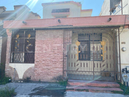 Casa En Venta En Valle De Los Álamos, Apodaca, Nuevo León