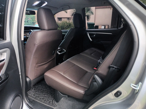 Imagen 9 de 15 de Toyota Sw4 2019 2.8 Srx 177cv 4x4 7as At