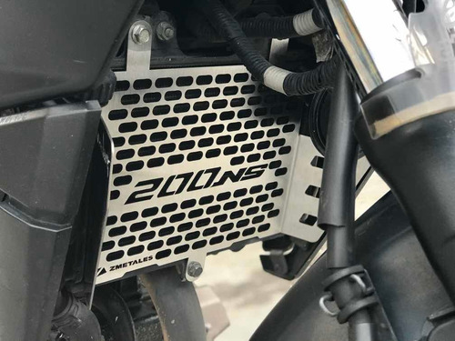 Imagen 2 de 5 de Protector Radiador En Acero Inoxidable Pulsar 200 Ns