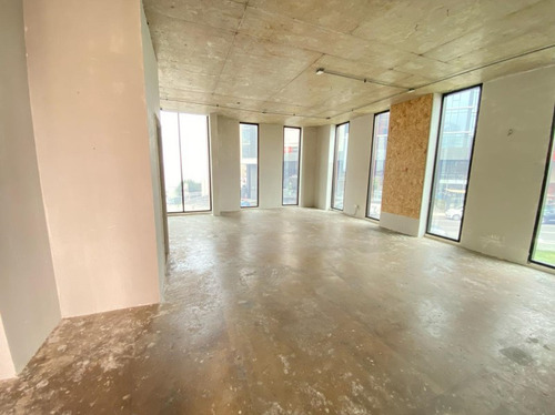 Local Comercial De 360 M2 En Bosques De Montemar