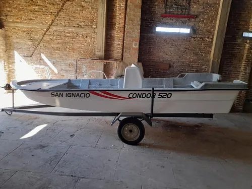 Lancha Tracker Condor 520 Base 1 Con Consola