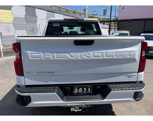 Chevrolet Silverado wt doble cabina 4.3