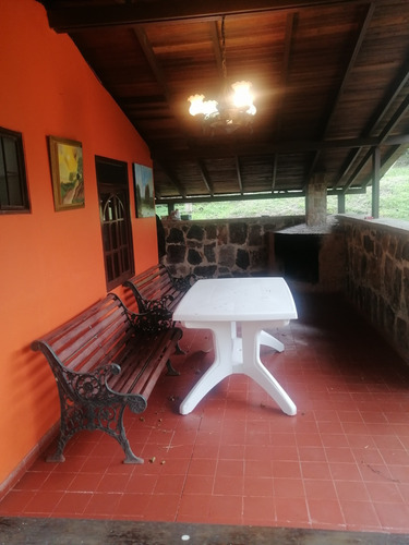 Casa Lote Con Cerramiento En Piedra Y Malla