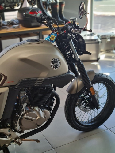 Imagen 5 de 11 de Vento Rocketman Buen Fin Con Casco, Bocina Y Placas Gratis