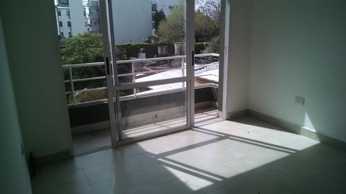 Imagen 4 de 8 de Departamento Centrico Con Cochera