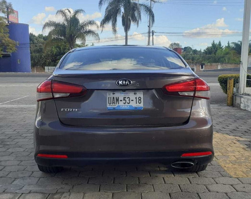 Imagen 10 de 15 de Kia Forte 2.0 Sx At 2017