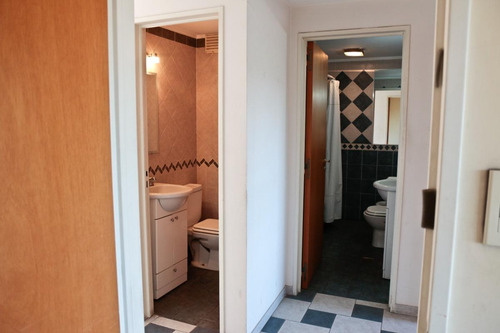 Departamento En Venta - 2 Dormitorios 2 Baños - Cochera - 82mts2 - Monte Grande, Echeverría