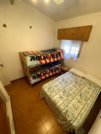 Imagen 10 de 12 de Vendo Casa De 3 Ambientes Con Patio Con Parrilla Y Cochera En Zona Residencial De Mar De Ajo.