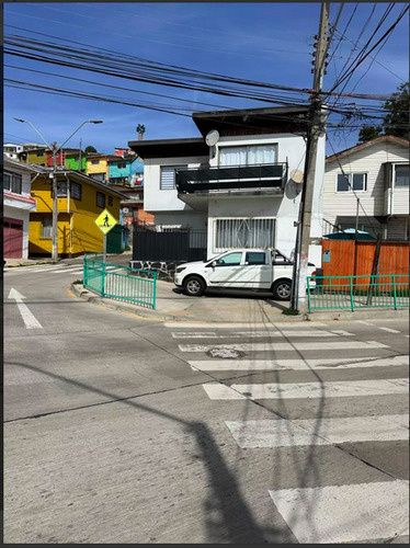 Se Vende Casa En Valparaíso En Avenida Alemania Alt 8.000.