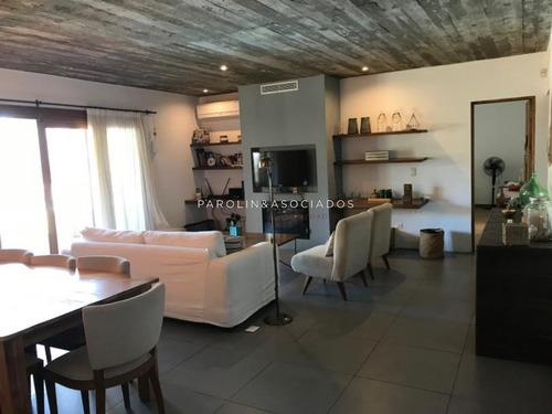 Casa 2 Dormitorios En Jardines De Cordoba, Punta Del Este -ref:2335