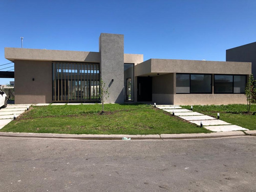 Casa En Alquiler Anual La Horqueta De Echeverria Canning