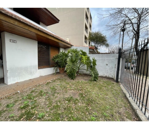 Imagen 13 de 15 de Venta - Casa En Dos Plantas En Calle Mariano Acosta Al 300