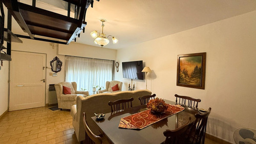 En Venta Casa Duplex En Barrio Terminal 2 Dorm.