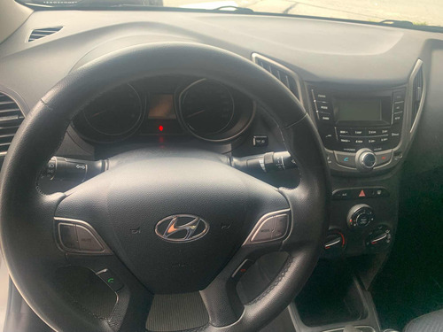 Hyundai HB20S 1.6 Comfort Plus Flex 4p