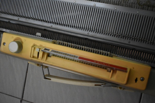 Maquina De Tejer Singer No Envío (Usado)