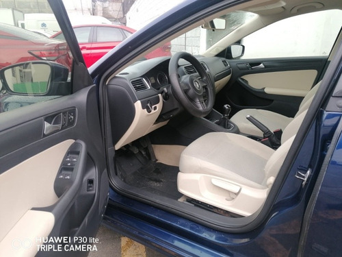 Imagen 5 de 9 de Volkswagen Jetta 2013 2.5 Style 5vel Mt