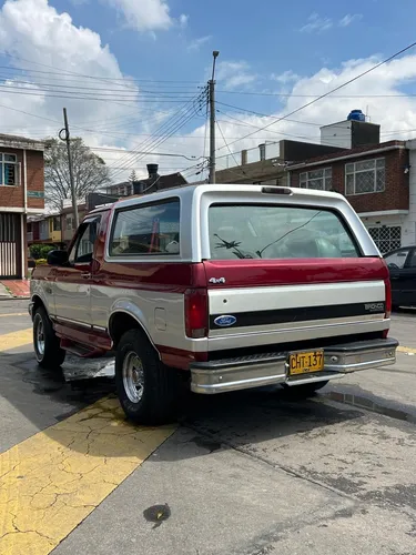 Ford Bronco 5.0 Xlt