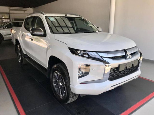 Imagem 3 de 11 de Mitsubishi L200 Triton 2.4 16v Turbo Diesel Outdoor Hpe-s