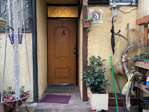 Venta De Casa En Barrio Villa Olímpica En Ñuñoa
