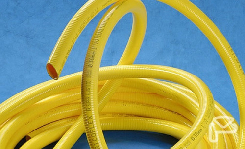 Imagen 2 de 3 de Manguera Tricoflex R Amarilla Pvc 1 Pulgada 1/2 38mm, 10mts