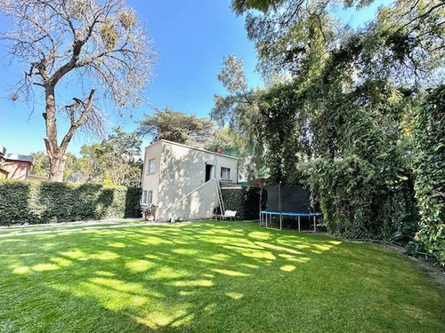 Casa En Las Lomas En Venta Con Amplio Jardin