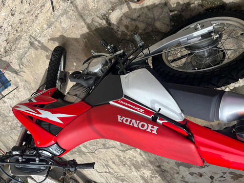Honda Tornado 250 Modelo 2022 Con 2100 Kilómetros Soy Titula