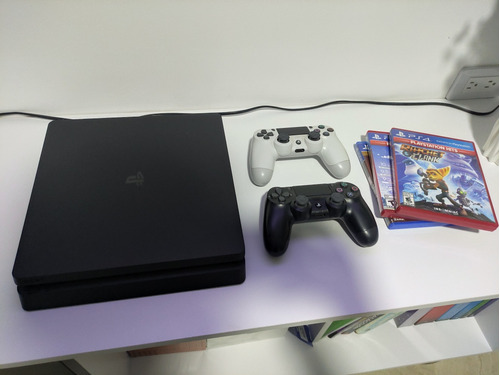 Playstation 4 Slim 1tb, 2 Controles Originales Y 3 Juegos