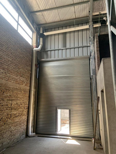 Imagen 4 de 10 de Local 300 M2 A La Venta Bv Segui 3700