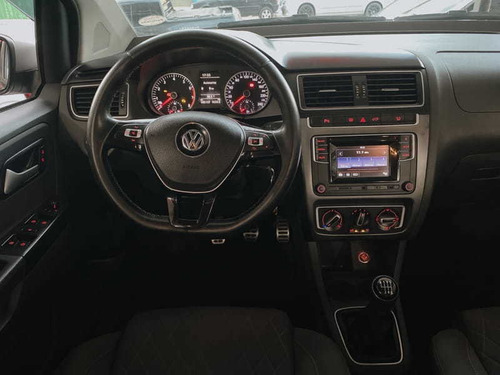 Imagem 7 de 13 de Volkswagen Crossfox 1.6 16v 2015
