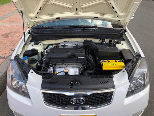 Kia Rio 2010 1.4 4 P
