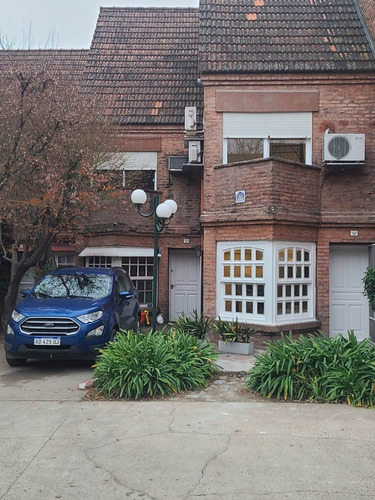 Imagen 2 de 15 de Triplex En Venta Complejo El Tejar