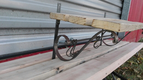 Ganchera De 50 Por 26 En Madera Y Hierro