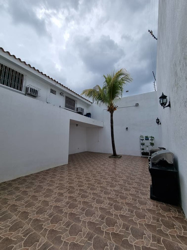 Imagen 13 de 22 de Jessica Medina Vende Casa En La Trigaleña Valencia