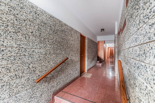 Venta 3 Amb. Patio. Apto Crédito Y Profesional. Caballito Norte.