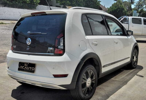 Imagem 13 de 13 de Volkswagen Cross Up 1.0 T. Flex 12v 5p 2018