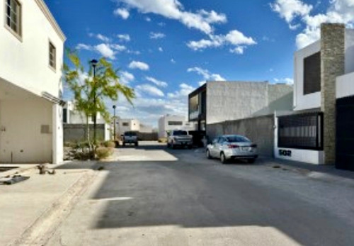 Casa En Venta En Los Arrayanes, Gómez Palacio, Durango