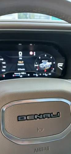 GMC Yukon DENALI 10 VEL AWD AT