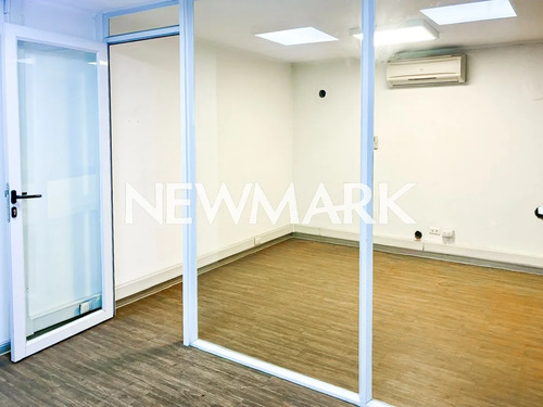 Amplia Propiedad Comercial En Arriendo