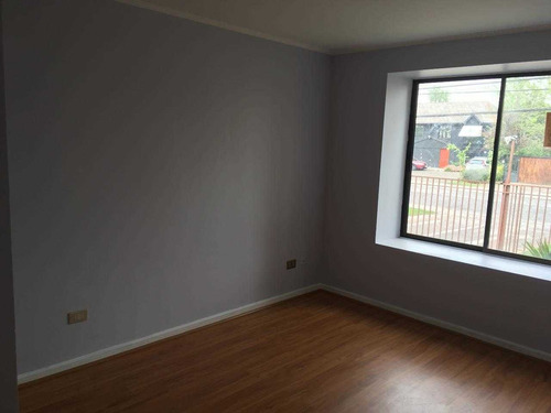 Exclusiva Ubicación En Vitacura, Recientemente Remodelado.