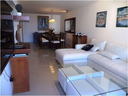 Apartamento En Alquiler Por Temporada De 3 Dormitorios En Playa Brava