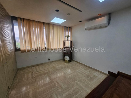 Oficina En Alquiler, Chuao, 83 Mts, 2518847