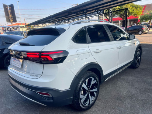 Volkswagen Nivus 1.0 4P FLEX 200 TSI HIGHLINE TURBO AUTOMÁTICO
