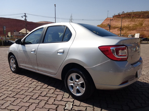 Renault Logan 1.6 Dynamique 8v Flex 4p Manual