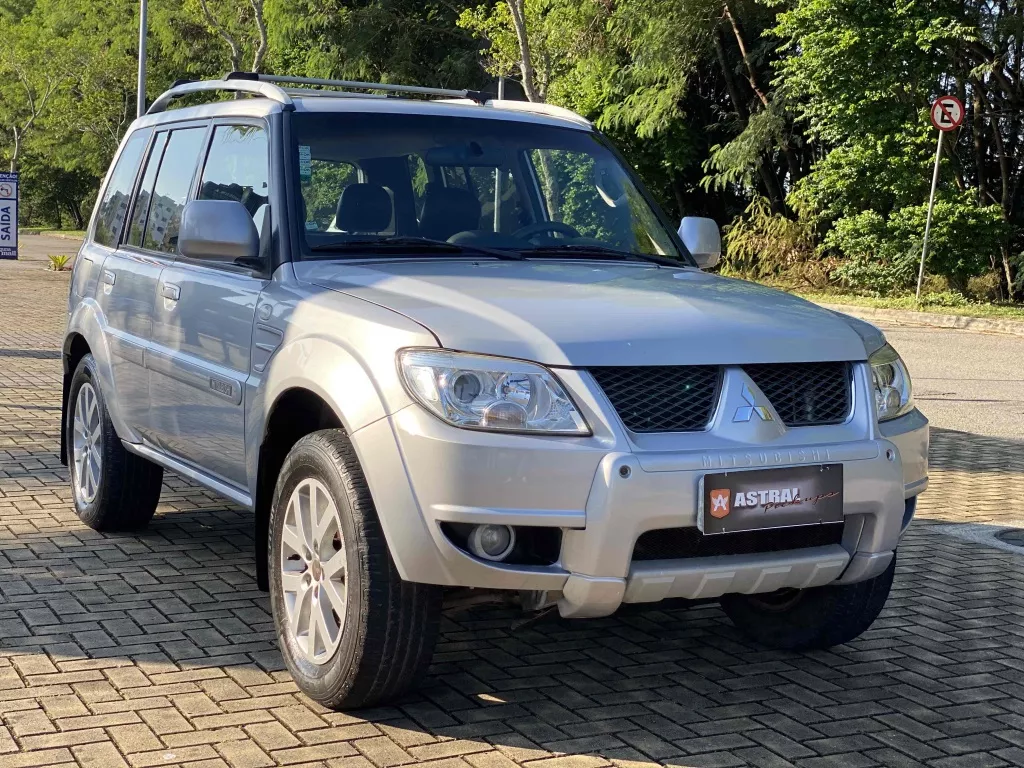 Mitsubishi Pajero TR4 2.0 4X4 16V 140CV FLEX 4P AUTOMÁTICO