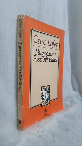 Livro Paradoxos E Possibilidades - Celso Lafer - Editora Nova Fronteira (Usado)