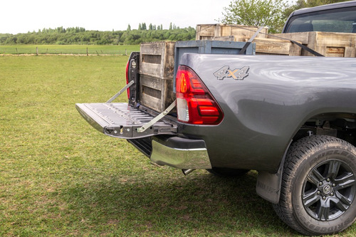 Hilux 4x4 Dc Srv 2.8 Mt 2024
