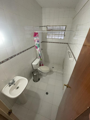 Imagen 11 de 16 de Casa En Venta Caraballeda Caribe 1200 Mts 5 Habitaciones Y 5 Baños