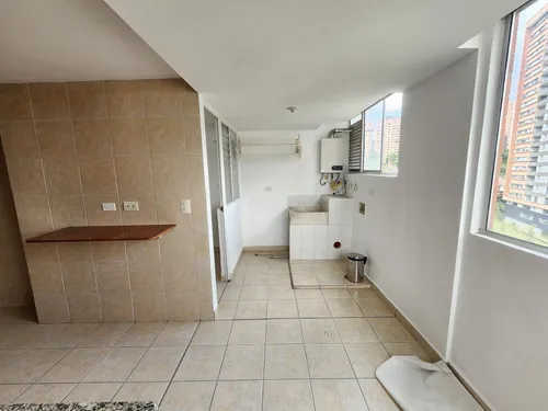 Apartamento En Venta En Los Balsos. Cod V11997