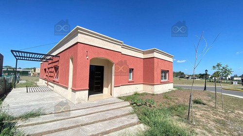 Casa  En Venta Oportunidad, Retasada, Vendo Urgente, En Santa Lucia, Pilar Del Este